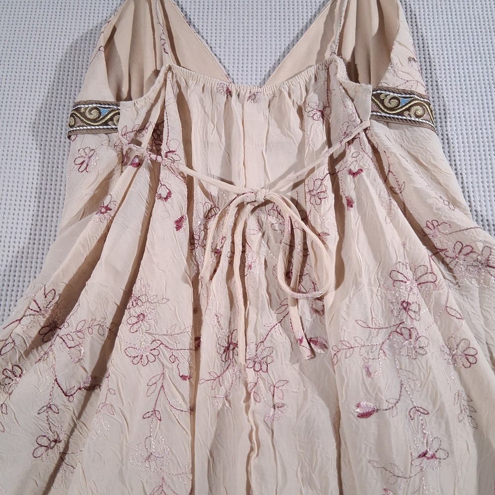 Papaya Womens Y2K Embroidered Babydoll Top Beige Floral Handkerchief Hem MEDIUM - Picture 3 of 13